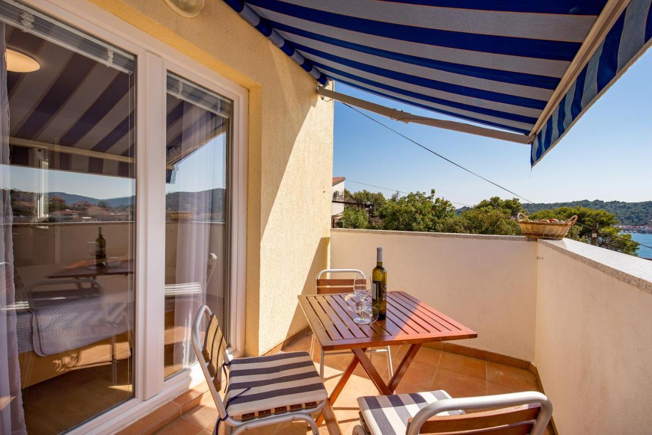 Dvorine Apartment Tisno Exterior photo